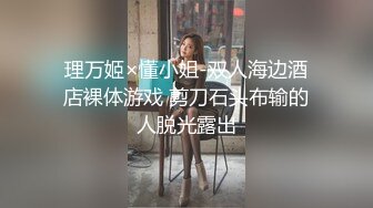 [MP4/ 200M]&nbsp;&nbsp;漂亮少妇 被两根大洋吊同时操骚逼和菊花 舔屁眼吃鸡巴 最后爆吃精